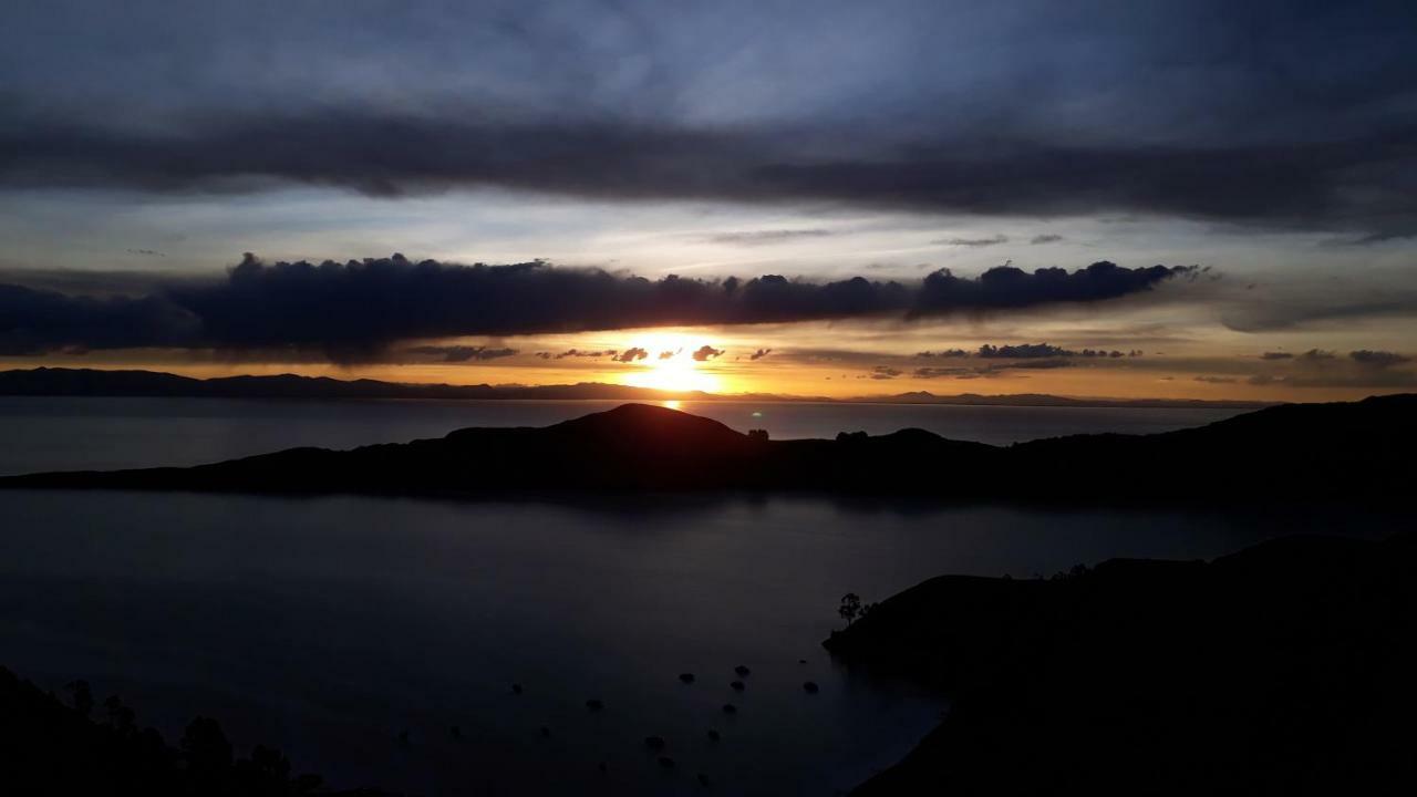 Hostal Tawri Isla del Sol ภายนอก รูปภาพ